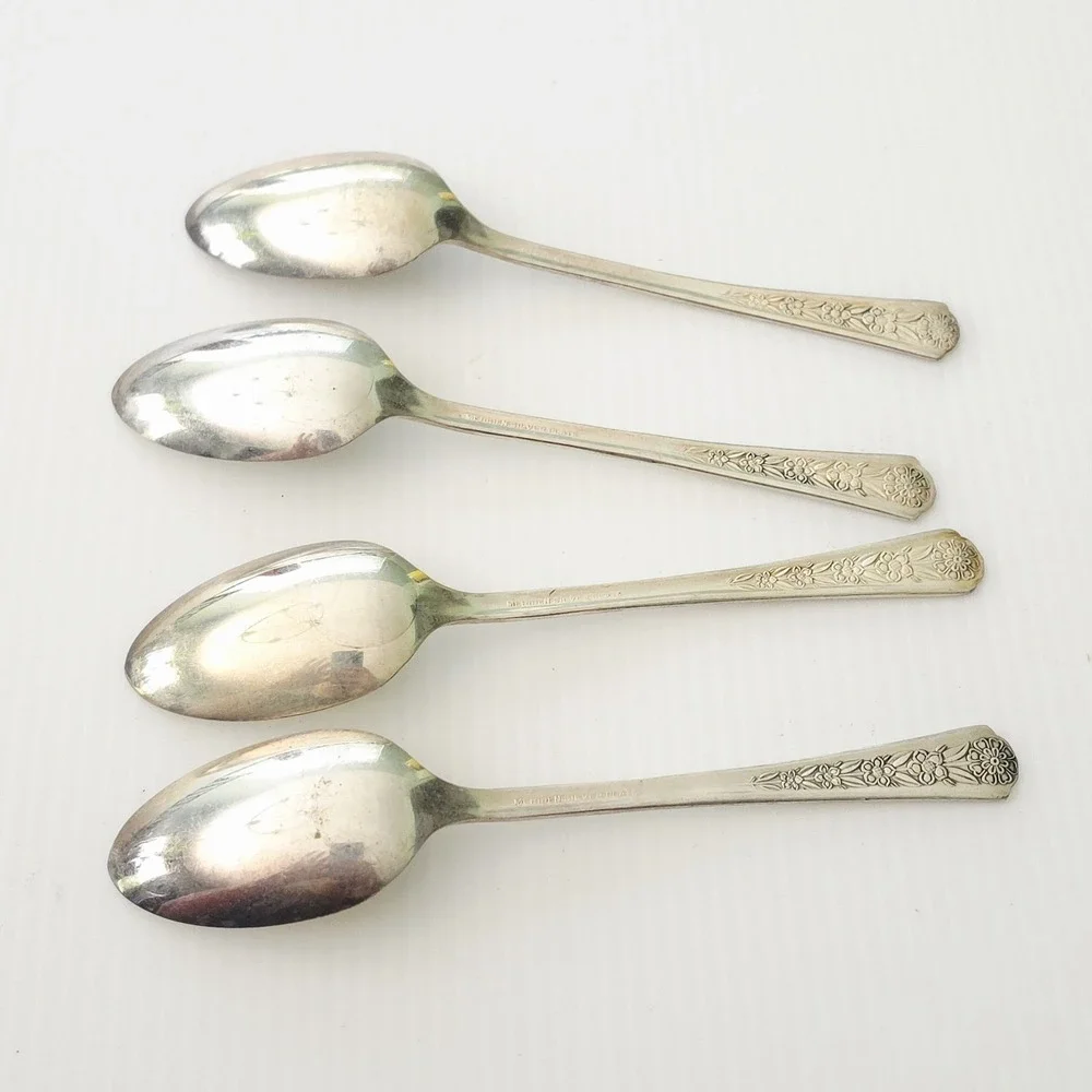 4 Meriden IS Silverplate DELIGHT Teaspoons 6